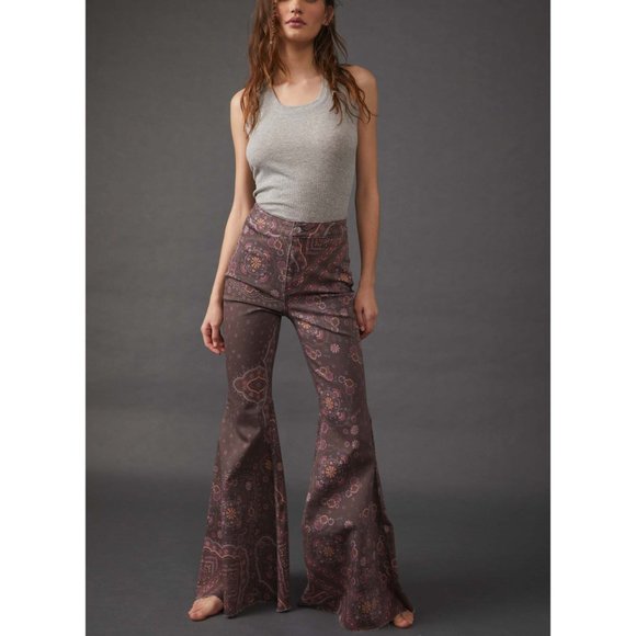 🎉LAST CHANCE🎉 FREE PEOPLE Just Float On Printed Flare Jeans / Chocolate Combo - Picture 13 of 14